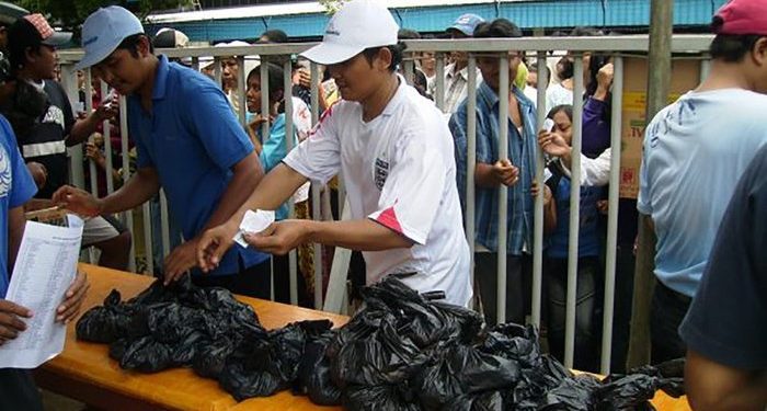 Bahaya Kantong Plastik untuk Wadah Daging Kurban