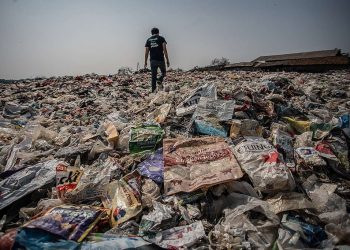 Bagaimana Plastik Timbulkan Dampak Besar Pada Krisis Iklim?