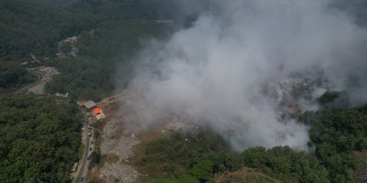 kebakaran TPA Sarimukti