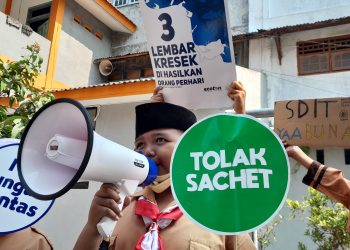 Siswa SDIT Yaa Bunayya Longmarch Tolak Plastik Sekali Pakai