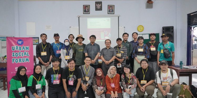 Cegah Krisis Iklim, Walhi dan Gita Pertiwi Ajak Anak Muda Peduli Sampah