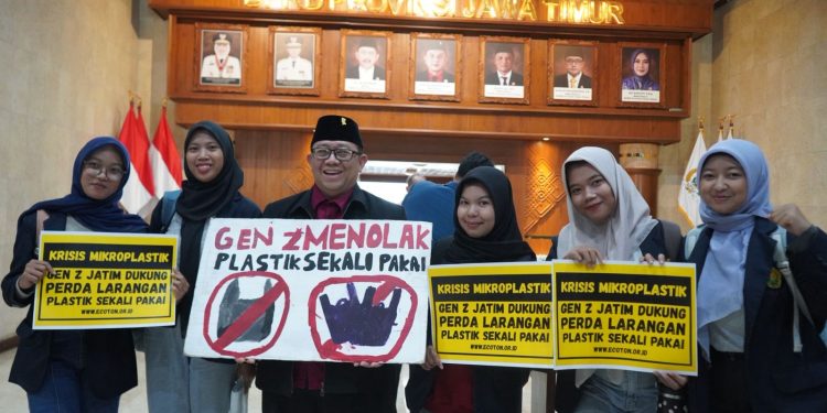 Gen Z Jawa Timur Desak DPRD Provinsi Segera Susun Perda Pembatasan Plastik Sekali Pakai