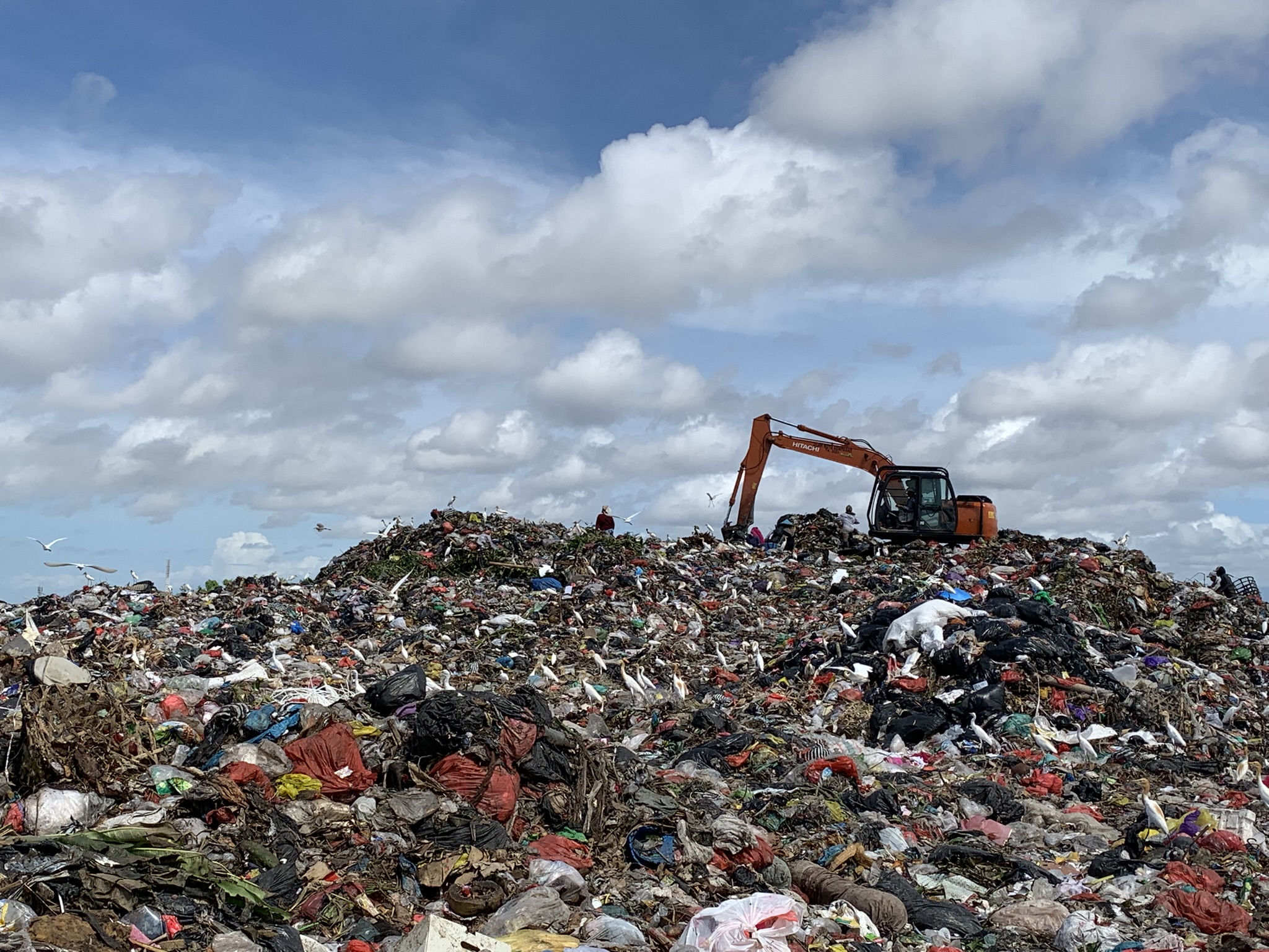 PSEL Bali Berpotensi Geser Prioritas Pengelolaan Sampah dari Hulu, AZWI Desak Pemerintah Kembali pada Amanat UU Pengelolaan Sampah